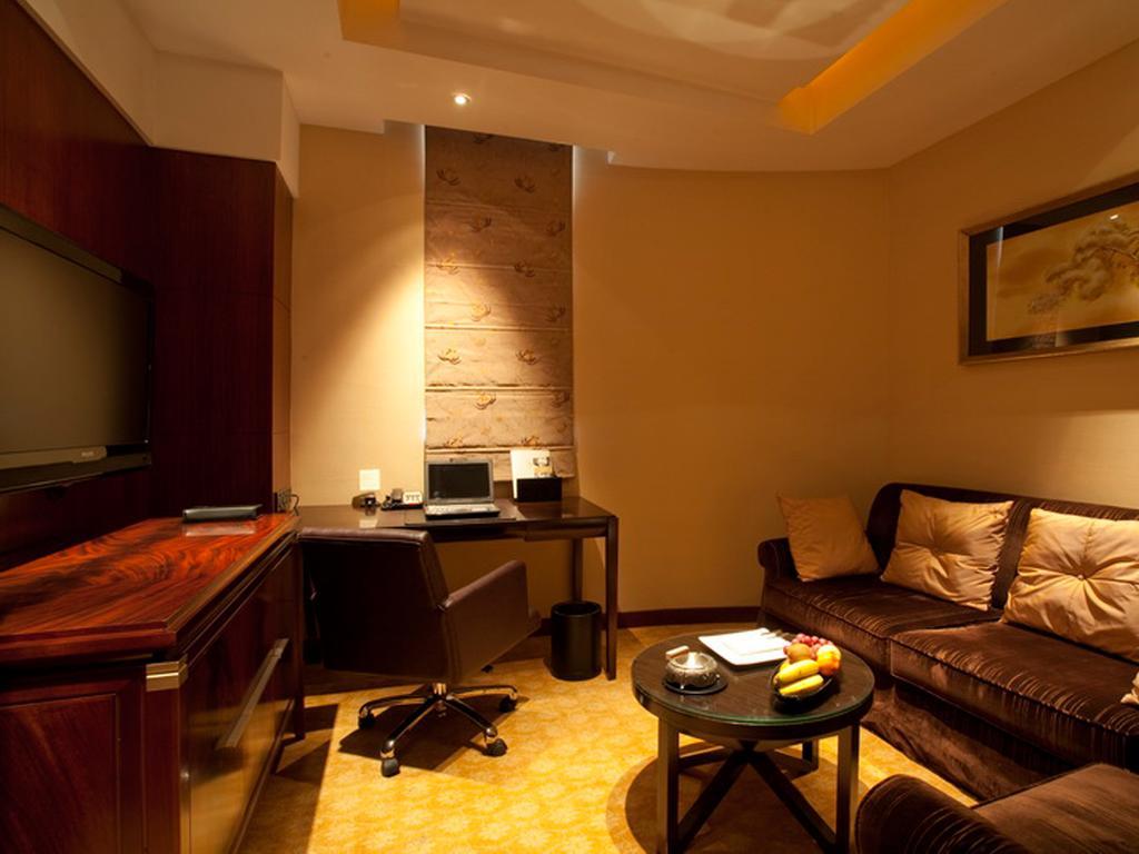 Celebrity City Hotel Чънду Стая снимка