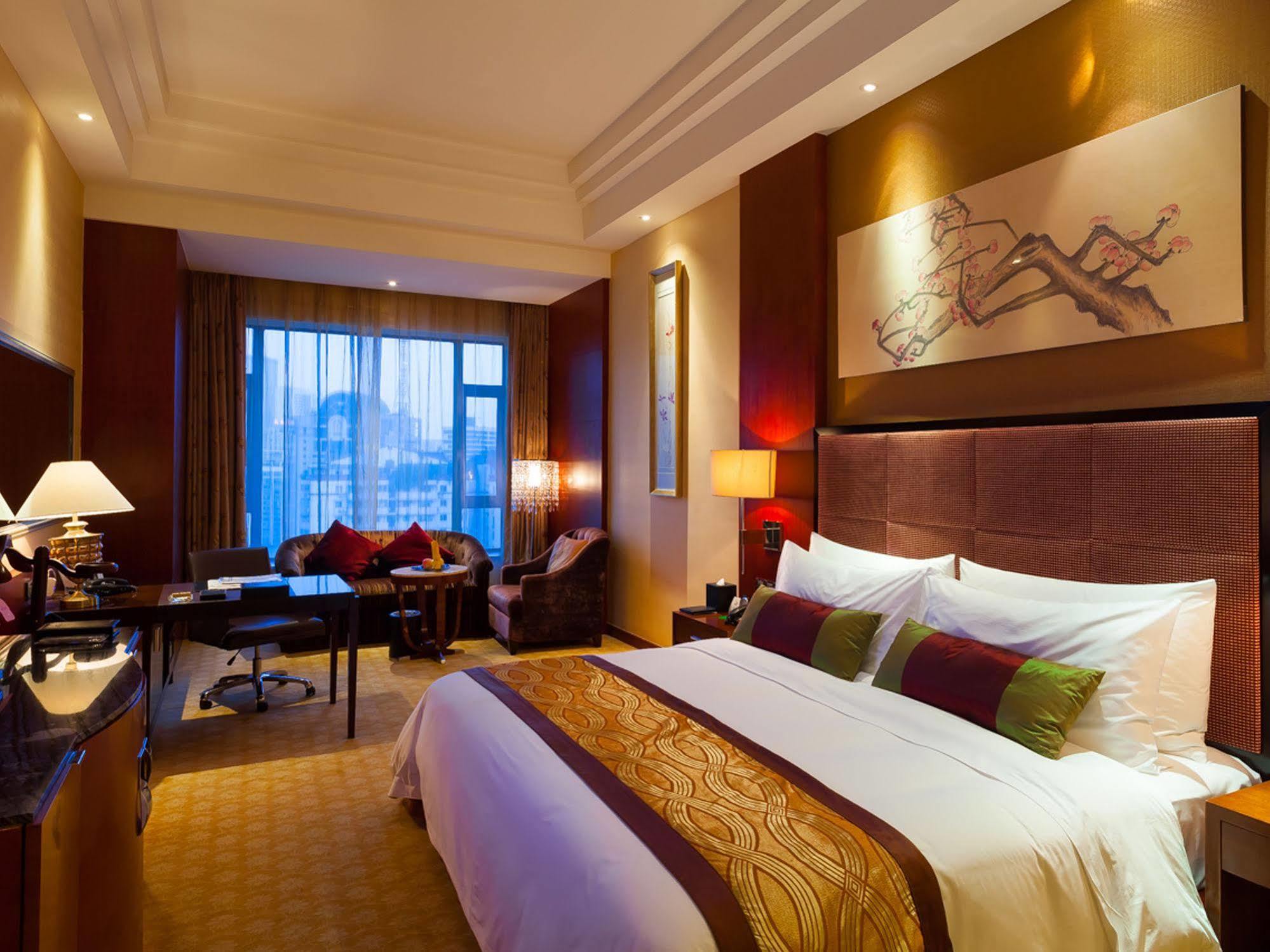 Celebrity City Hotel Чънду Екстериор снимка
