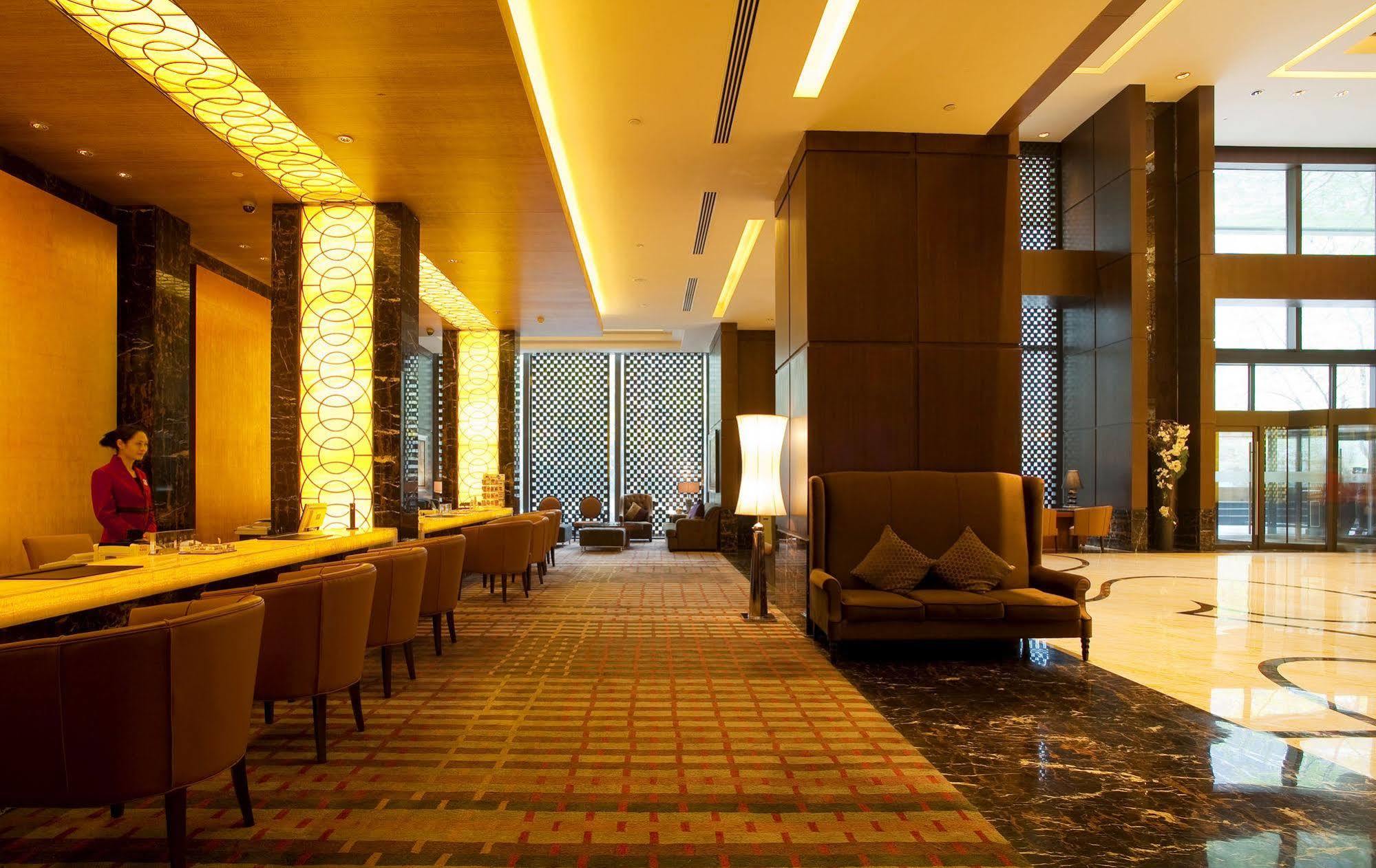 Celebrity City Hotel Чънду Екстериор снимка